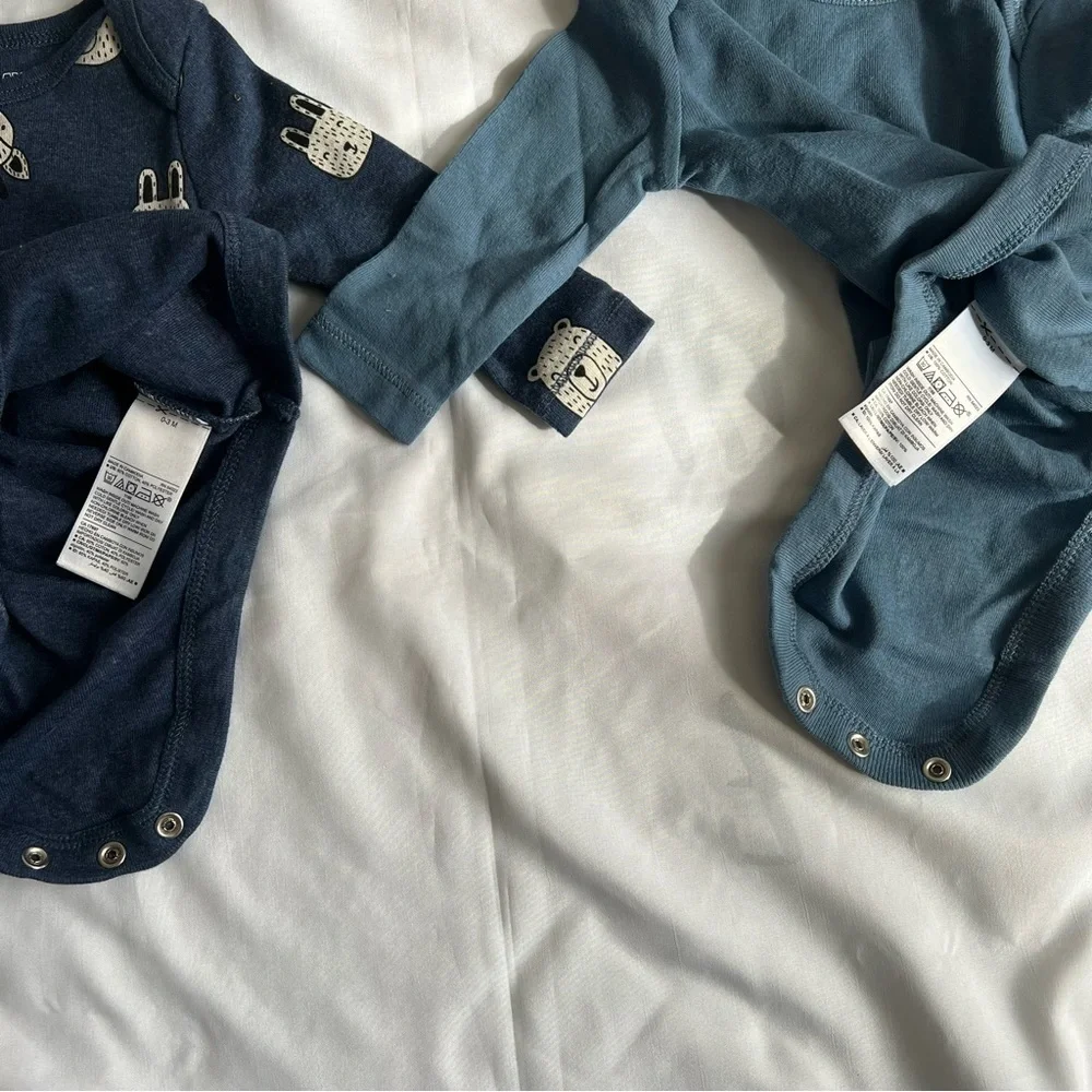 Set of 6 Old Navy Blue Tone Long Sleeve Onesies in Size 0-3 Months